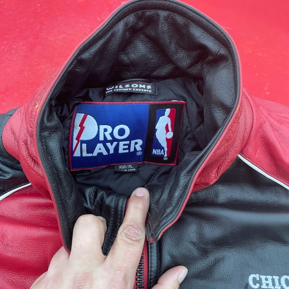 Vintage 90s Wilsons Leather Black and Red leather bulls pro player jacket - Picture 3 of 7